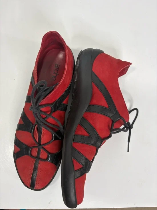 Arche Red Suede Lace-Up Flats with Black Straps size 40 / 9 - Picture 8 of 9